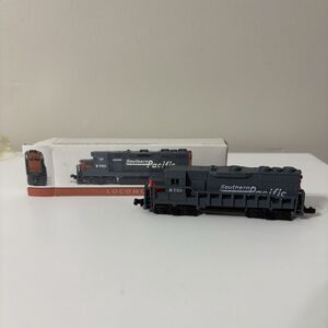 Southern Pacific Locomotive Model Train 9725 With Box 5"x1"